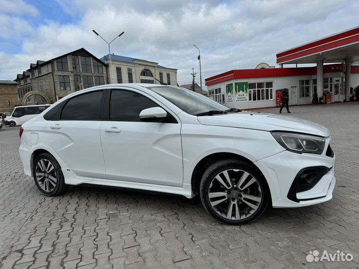 Капот от весты