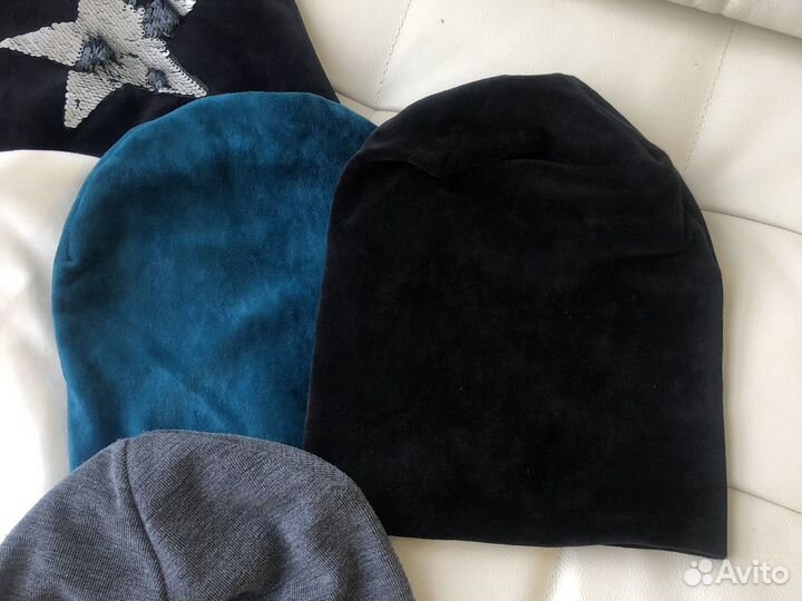 Стильные велюровые шапочки