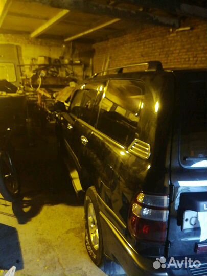 Toyota Land Cruiser 105 в разборе