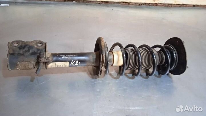 Стойка амортизатора передняя правая Smart Forfour