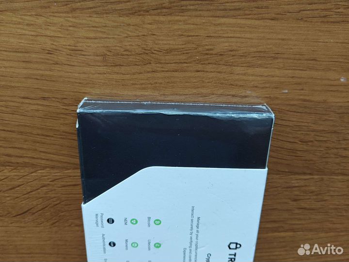 Холодный кошелек Trezor T