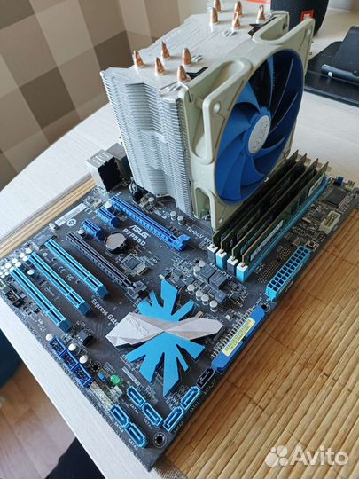 Материнская плата с процессом и памятью