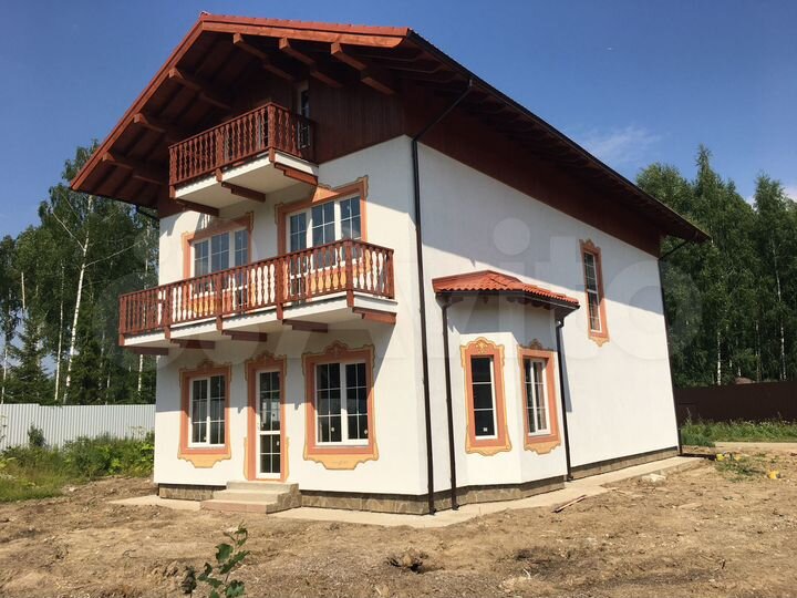 Коттедж 330 м² на участке 10 сот.