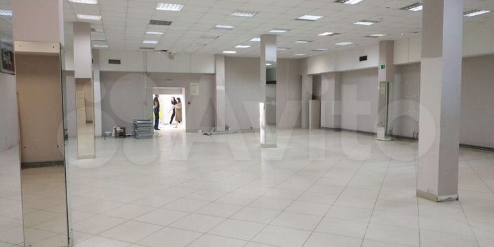Торговое помещение, 300 м²