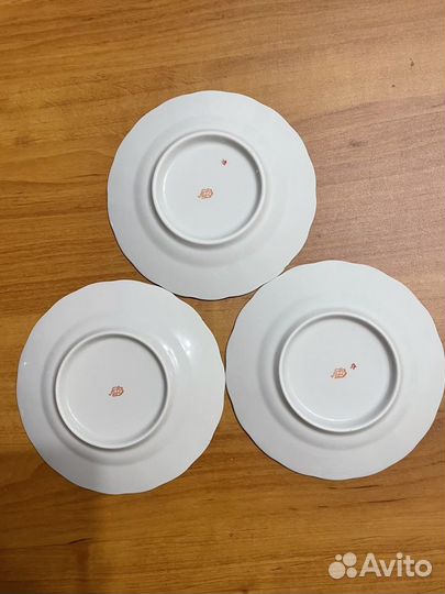 Тарелочки и блюдце лфз от сервиза Март