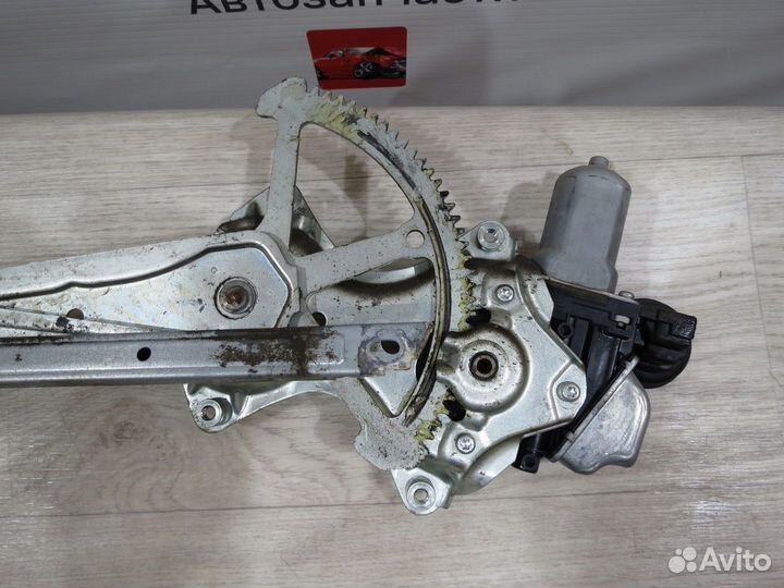 Стеклоподъемник передний правый Toyota Camry 50