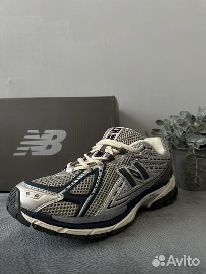 New Balance 1906r