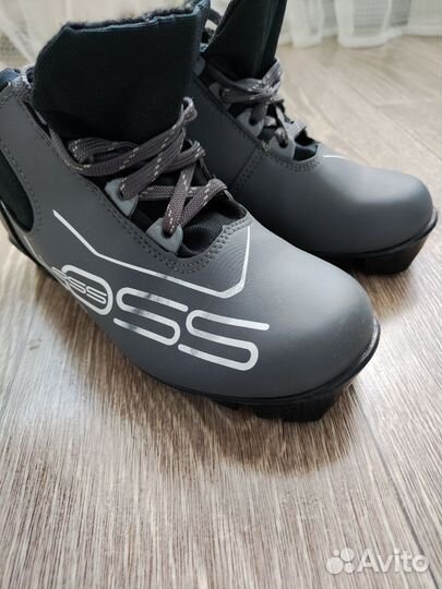 Лыжные ботинки 36р