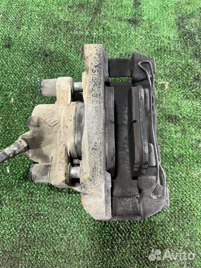 Суппорт передний левый Renault Duster 2012 HS