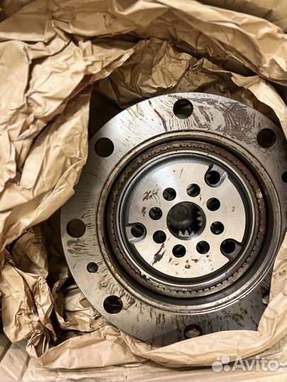 Бортовой редуктор в сборе 6912945