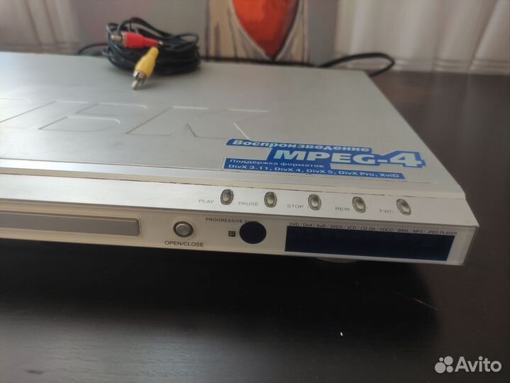 DVD плеер BBK DV323S с караоке