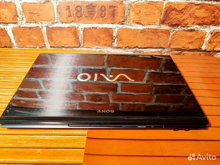 Sony Vaio PCG-31111V-i7 \ 6 Озу \ 1 GB видео \ SSD