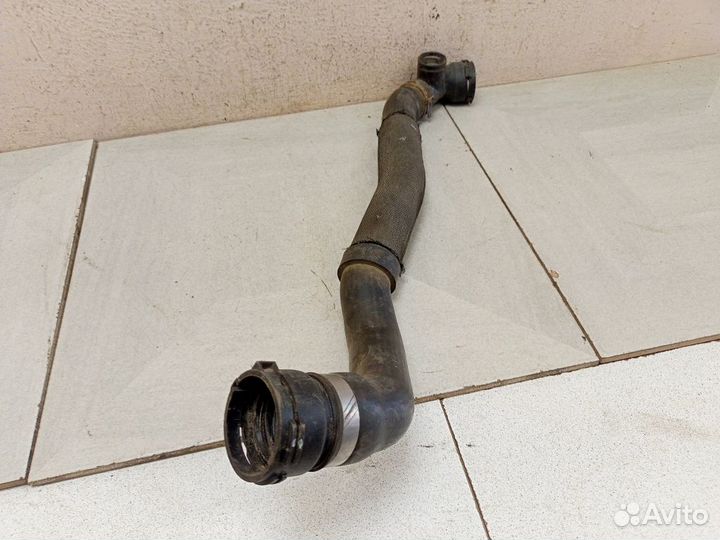 Патрубок системы охлаждения