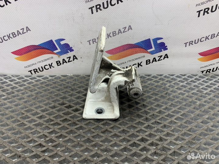 Петля двери правая нижняя