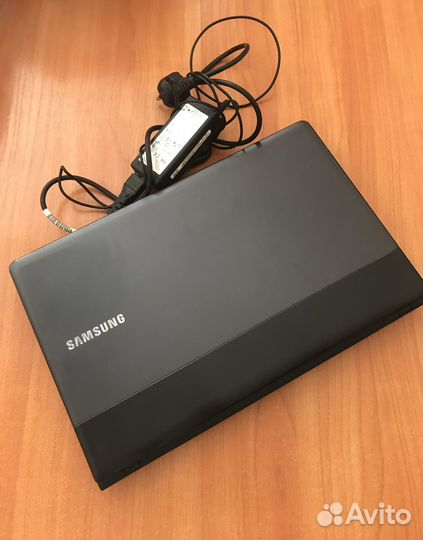Ноутбук Samsung np300e5c