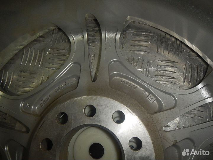 Диск колесный литой R16 5*105 j7,0 ET43 DIA72,1 (Р