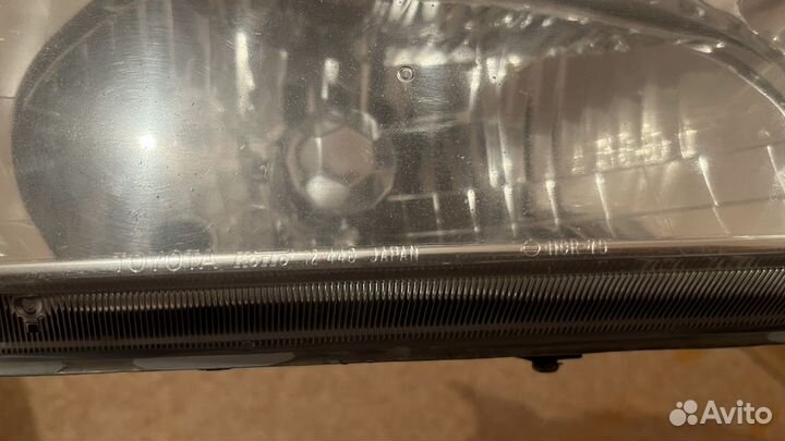 Фара передняя правая на toyota corolla AE110