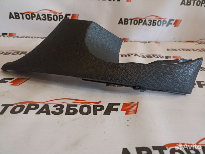 Mazda 3 BL Накладка на торпедо правая