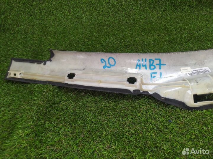 Обшивка стойки кузова передняя левая Audi A4 B7