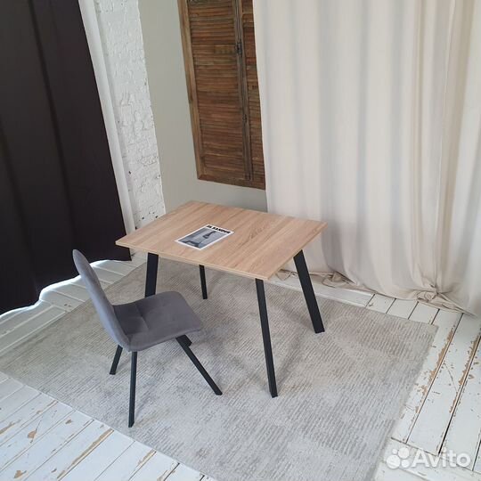 Письменный стол Ник Дуб 100*70 см. Черные ножки