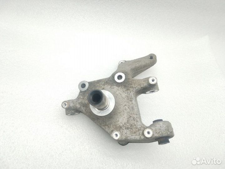 Кулак поворотный задний правый Volkswagen Passat