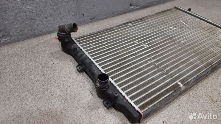 Радиатор основной охлаждения 1.4 TSI VW Jetta 6