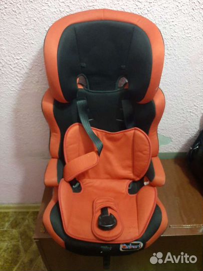 Автомобильное кресло