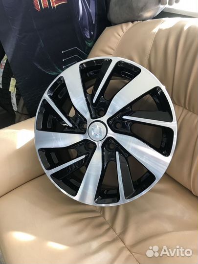 Диск литой 16 5*114,3 Et: 50 Dia: 66,1 Remain R166