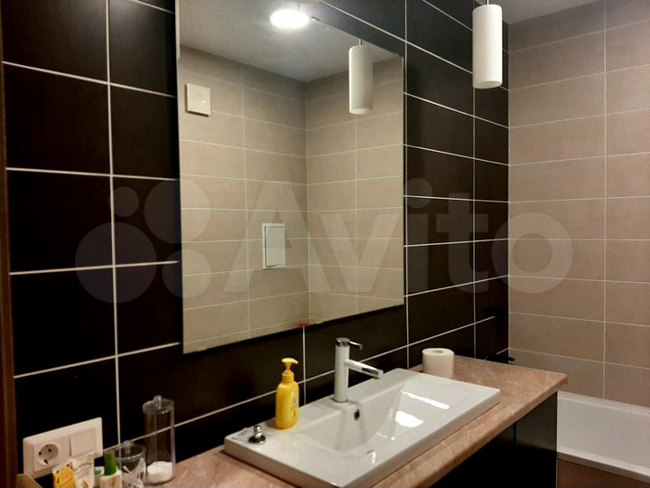 2-к. квартира, 71,1 м², 2/3 эт.