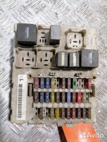 Блок предохранителей салонный Ford Focus 1998-2005