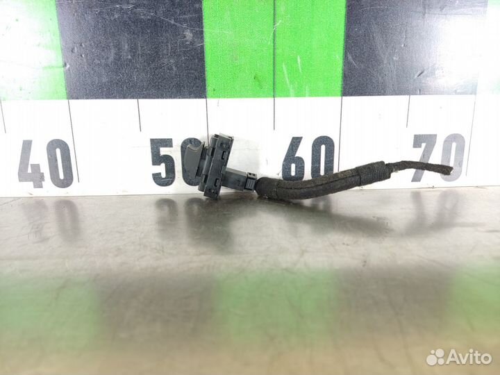 Кнопка стеклоподъемника Peugeot 408 2012-2021