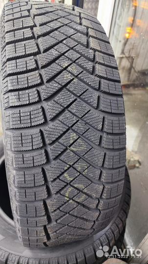 Pirelli Ice Zero 235/55 R18