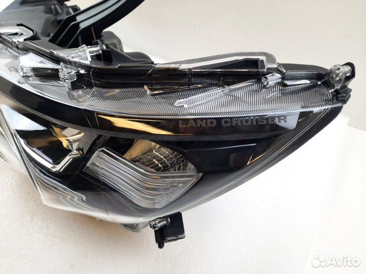 Фара левая Toyota Land Cruiser Prado 150 2018-2022