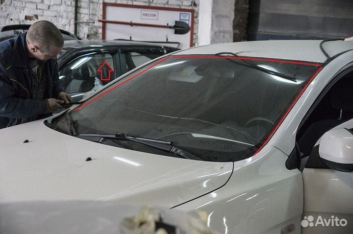 Лобовое стекло Митсубиши Лансер 10 с датчиком дожд