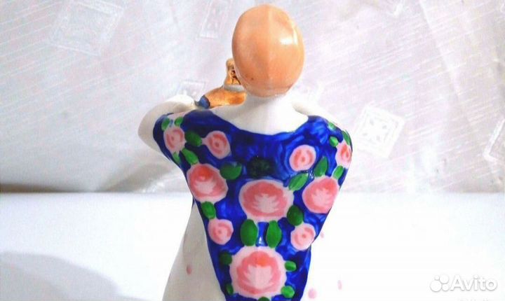 Статуэтка фарфор барышня с самоваром Дулево СССР