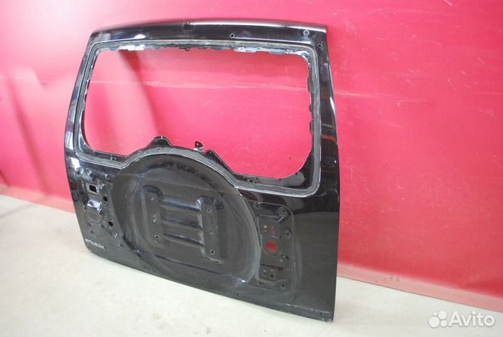 Дверь багажника Mitsubishi Pajero