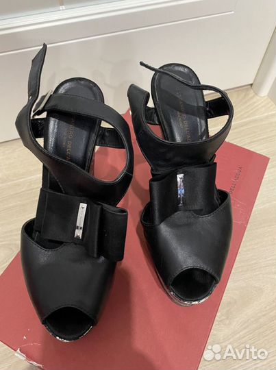 Кожаные босоножки Италия