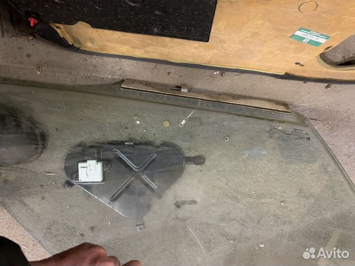 Стекло переднее правое Opel Vectra b