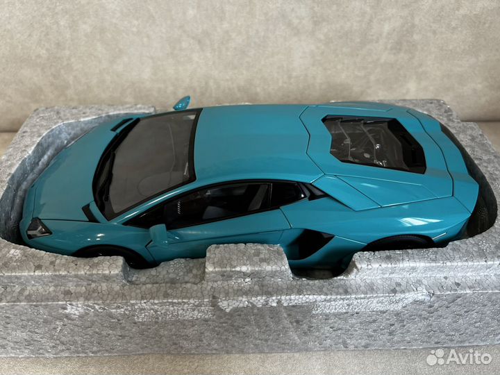 Lamborghini Aventador LP 700-4 Autoart 1:18