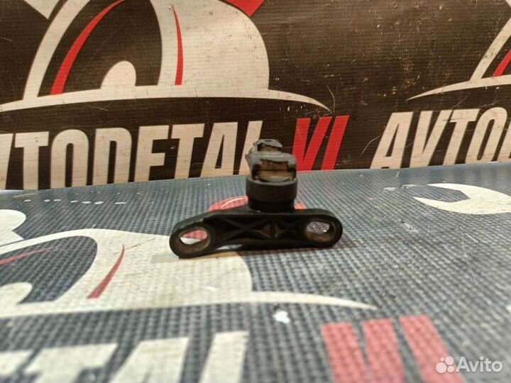 Датчик положения коленвала Mazda