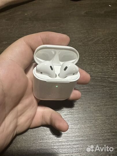 Беспроводные наушники apple airpods