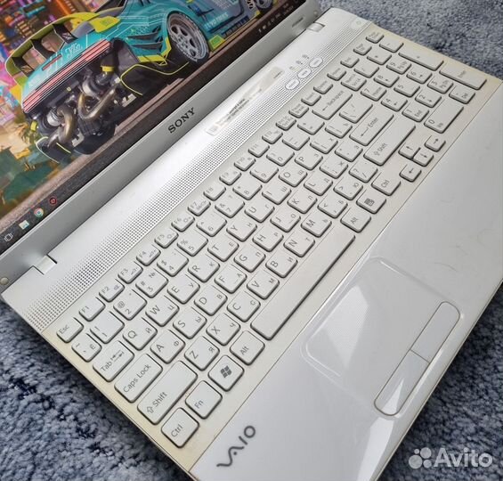 Мощный ноутбук Sony Vaio i3/300HDD/4озу
