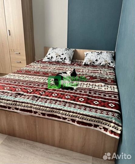 Кровать с матрасом