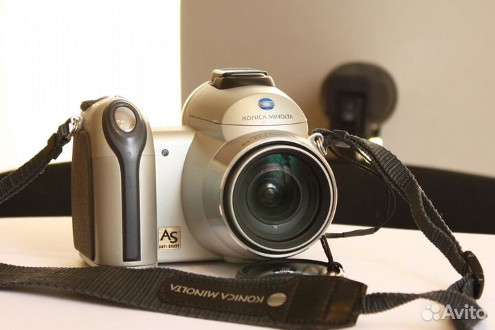 Фотоаппарат коника-минольта Z-5