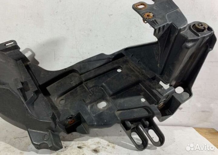 Крепление фары правой Renault Megane 3 рест