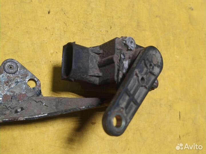 Датчик положения кузова Ауди А6 С5