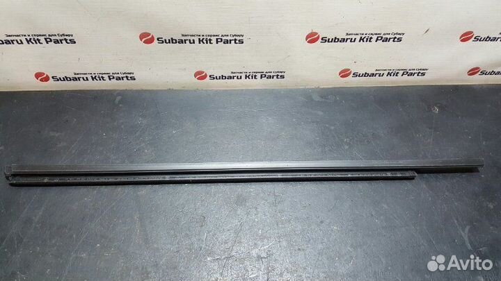 Уплотнитель стекла Porsche Cayenne 958 M4852 2011