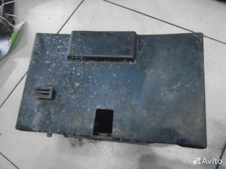 Корпус подставка аккумулятора Rover 75 RJ 1999-20