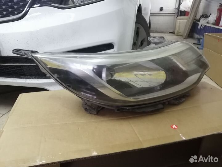 Фары Кия Рио 3 рестайлинг, б/у