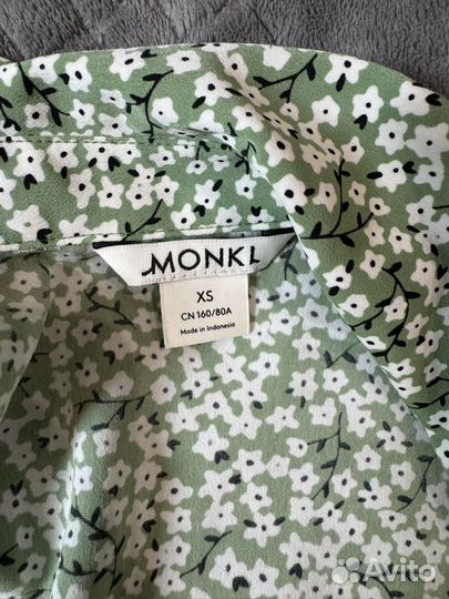 Блузка с объемными рукавами Monki